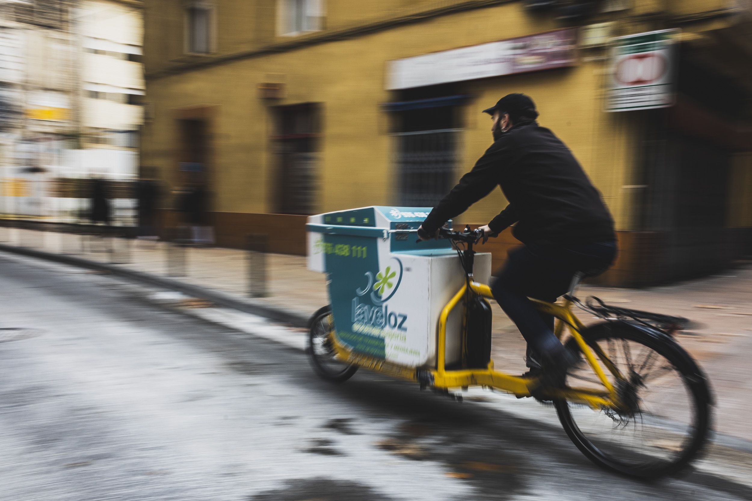 la veloz ecomensajería mensajería nabata recicleta cooperativa ciclomensajería paquetes documentos transporte movilidad